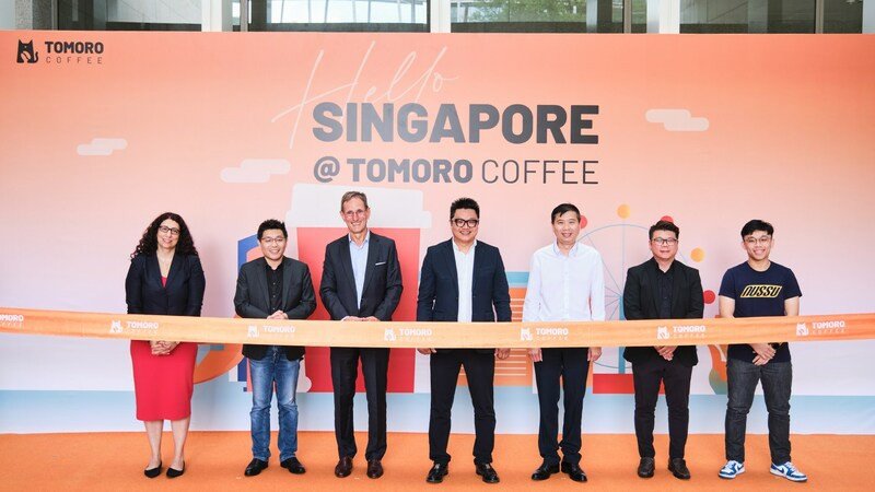 Peresmian gerai TOMORO COFFEE di Singapura
