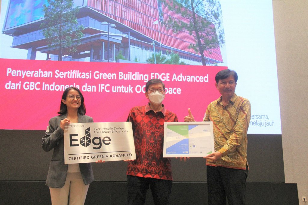 Gedung OCBC Space Raih Sertifikasi Green Building EDGE Advanced