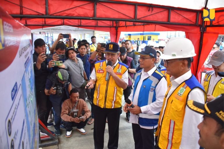 Jelang Libur Nataru 2024/2025, Menteri PU Dody Tinjau Ruas Tol Probolinggo-Banyuwangi Seksi I