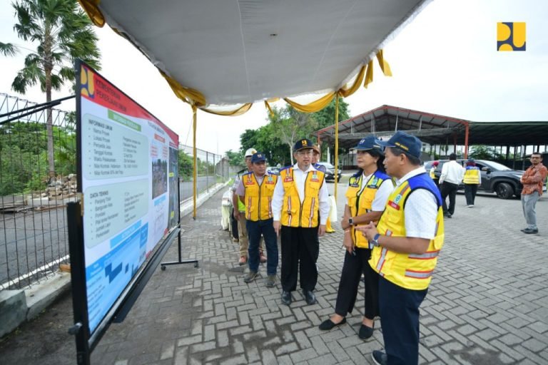 Wamen PU Diana Targetkan Jembatan Jetak Selesai Minggu Ke-2 Januari 2025