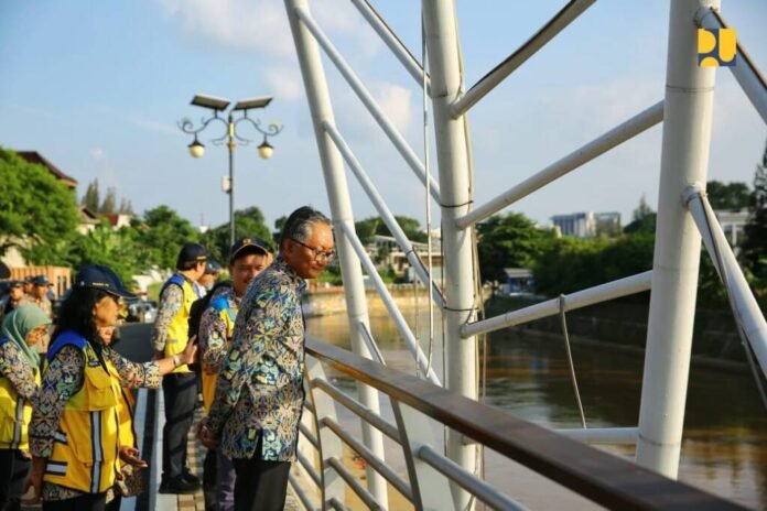 penanganan banjir jabodetabek, pengendali banjir, infrastruktur pengendali banjir, banjir jabodetabek, kementerian pu, bencana banjir, menteri pu,