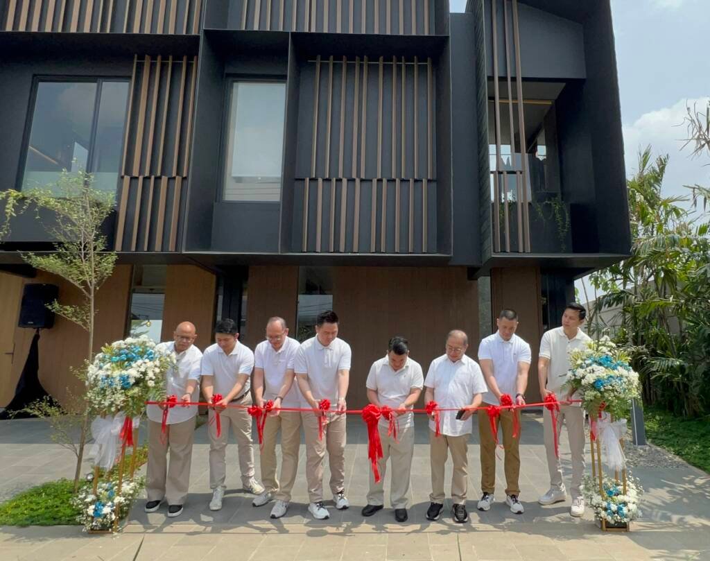 show unit cluster eastwood district east karawang, rumah di karawang, investasi properti