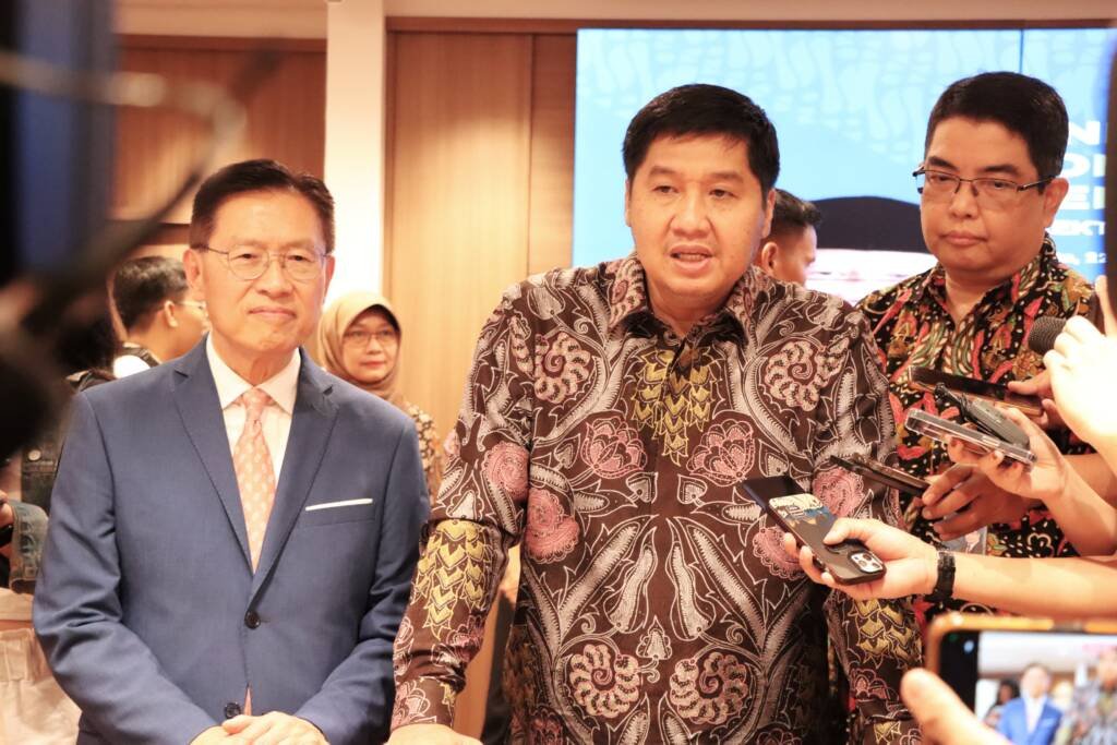 maruarar sirait, lippo group, james riady, polemik apartemen meikarta, konsumen meikarta