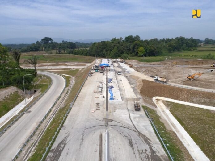 Tol Kuala Tanjung-Tebing Tinggi-Parapat