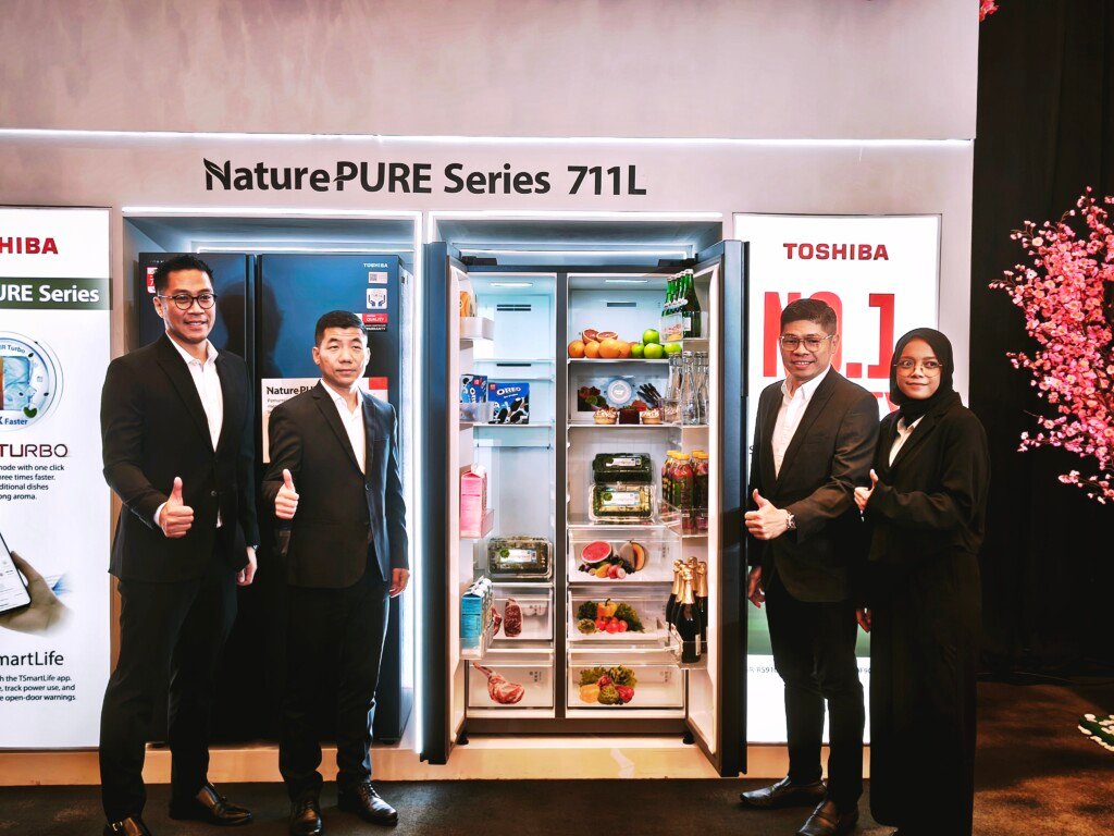 kulkas toshiba 711 liter, kulkas empat pintu, kulkas terbesar,