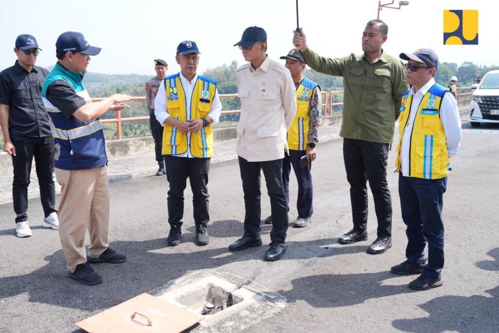 Bendungan Sutami, Menteri PU.