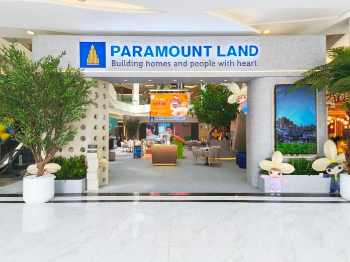 Gerbang utama Paramount Festival Kemerdekaan Property Expo 2025 di Living World Alam Sutera Tangerang