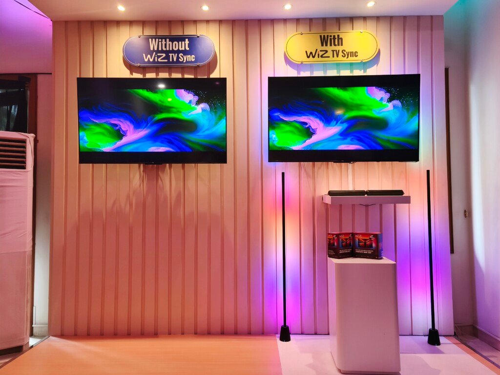 Perbandingan TV dengan dan tanpa WiZ TV Sync Lights untuk hiburan rumah lebih seru