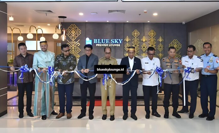 peresmian airport dimensions blue sky premier lounge makassar dengan prosesi pemotongan pita bersama pejabat dan tamu kehormatan
