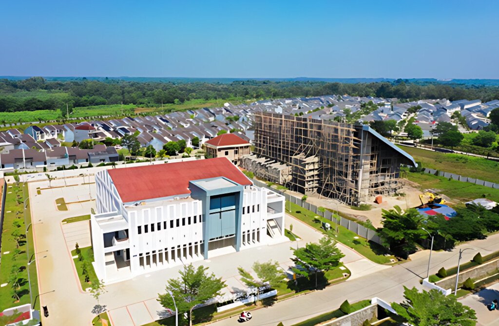 Gereja Bersama Citra Maja City yang diresmikan, terletak berdampingan dengan perumahan dan bangunan ibadah lainnya.