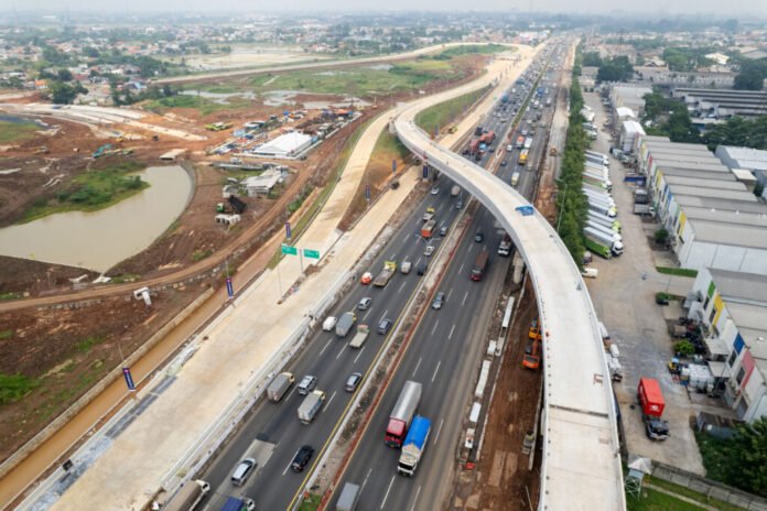 akses-tol-langsung-paramount-petals-flyover Progres pembangunan flyover akses tol langsung Paramount Petals di KM 25 Tol Jakarta–Tangerang.