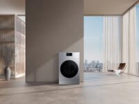 Samsung Bespoke AI Washer generasi terbaru dengan desain modern dipamerkan di ruang bergaya minimalis