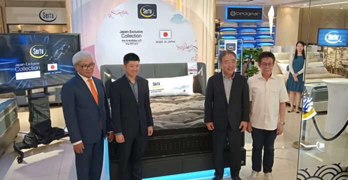 Anthony Setiawan President Director PT Duta Abadi Primantara bersama Principle Serta Japan dalam peluncuran Serta Japan Exclusive Collection