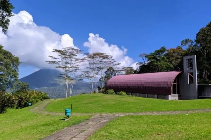 Bukit Doa Mahawu Tomohon