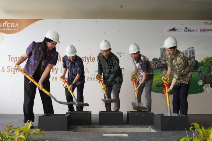 Seremoni topping off Hiera Sport & Lifestyle Center BSD City