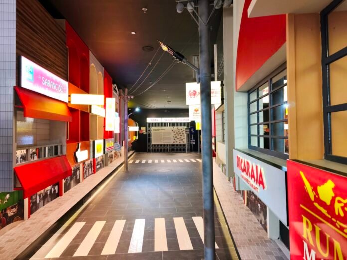 Area kuliner Summarecon Discovery