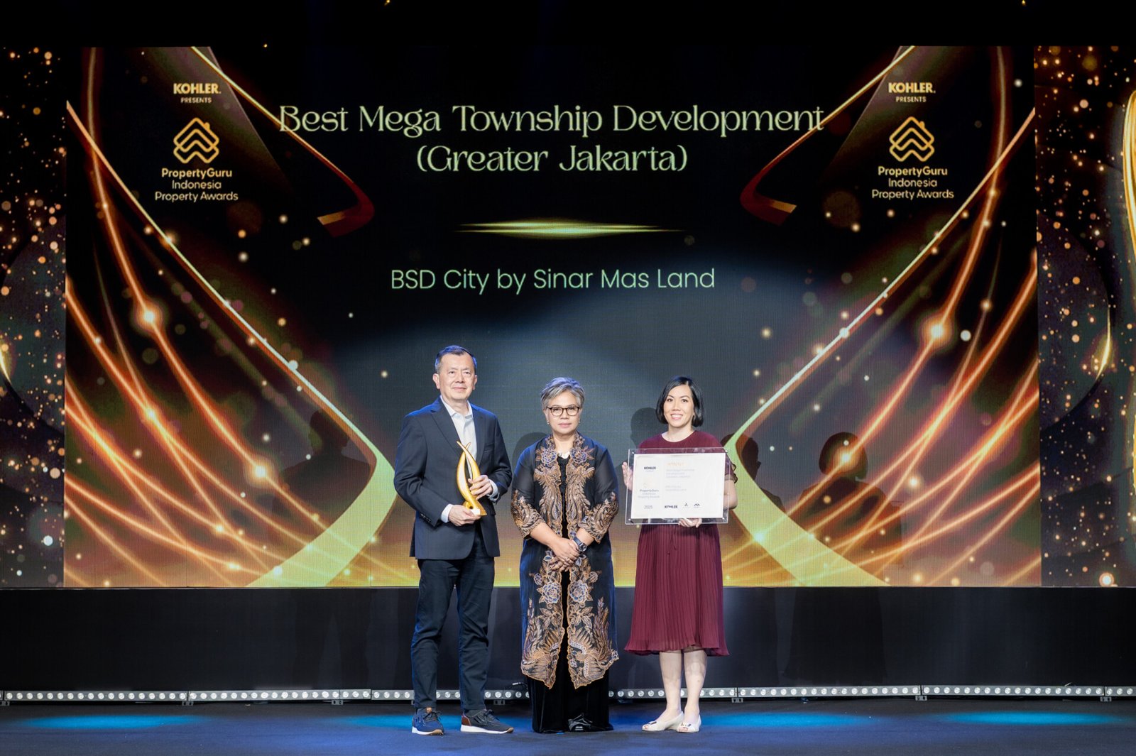 Sinar Mas Land menerima penghargaan Best Mega Township Development