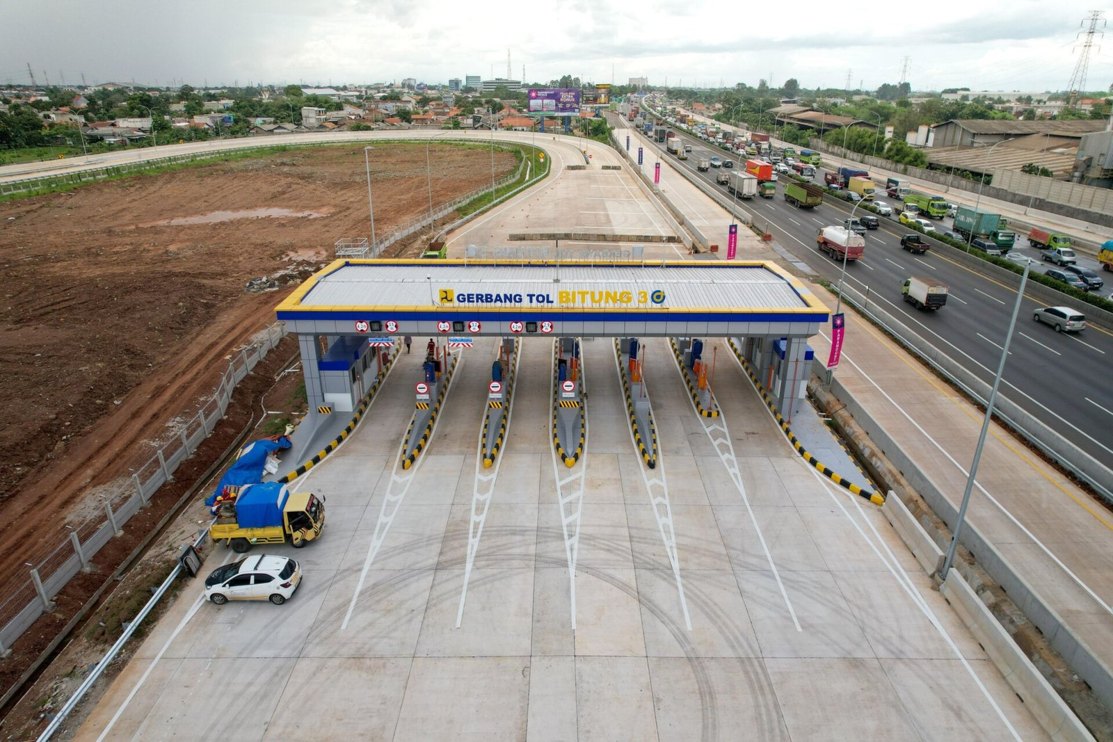 Gerbang Tol Bitung KM 25