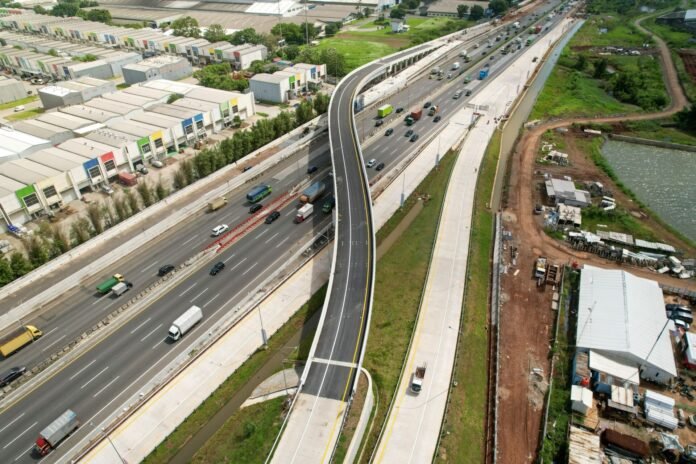 progres pembangunan akses tol Jakarta-Tangerang KM 25 Paramount Petals