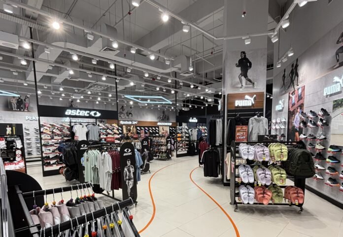 interior-tenant-olahraga-living-plaza-jababeka tenant olahraga dan apparel di Living Plaza Jababeka