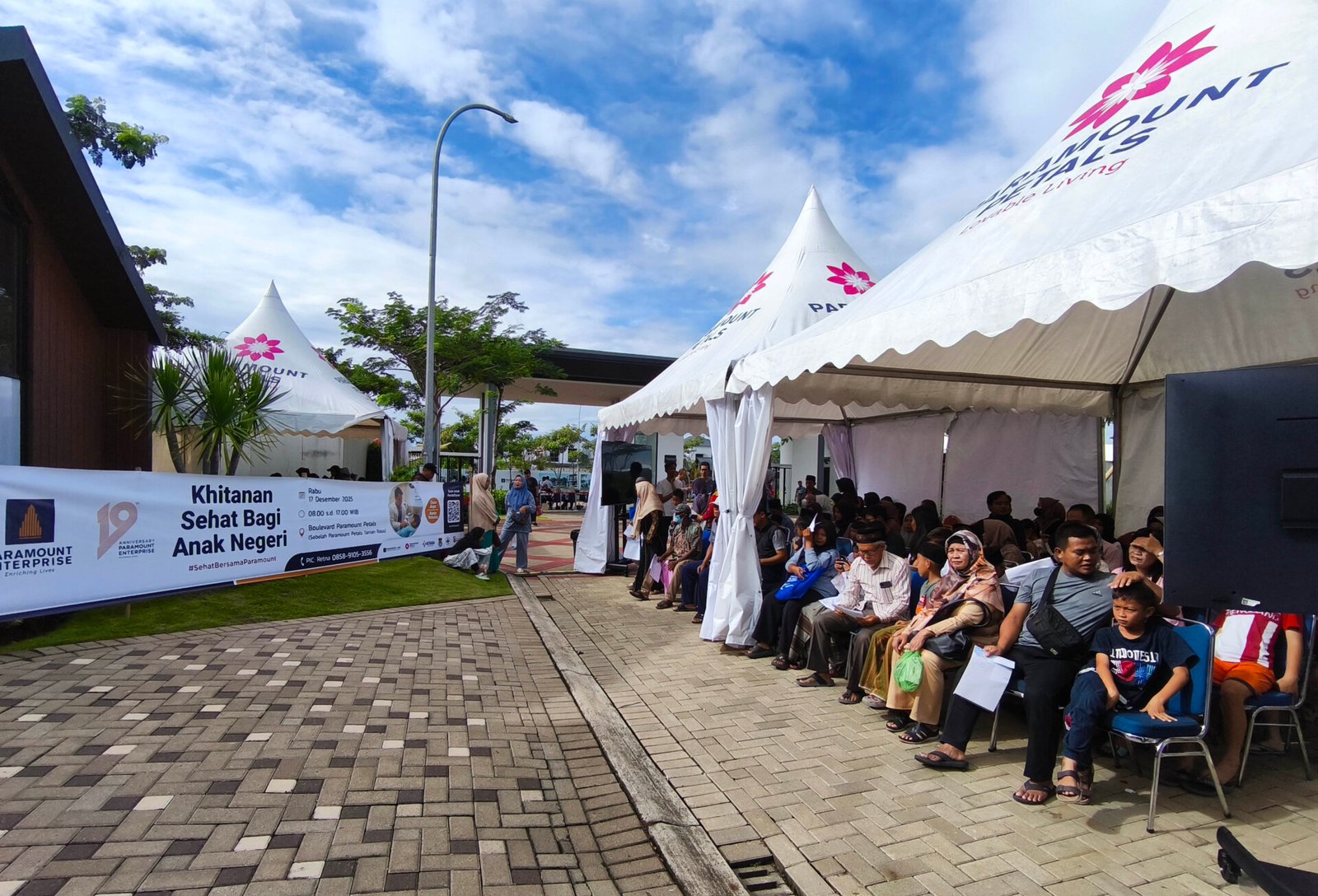 Khitanan Sehat Bagi Anak Negeri Paramount Petals