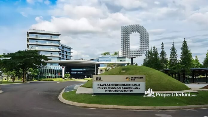 Lindawaty, Kepala BUPP KEK ETKI Banten saat memaparkan potensi investasi kawasan.