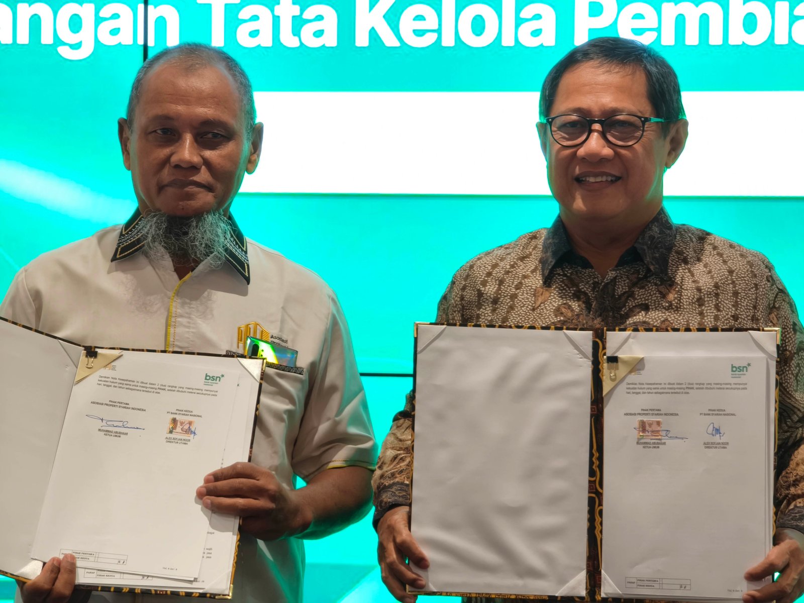 Penandatanganan MoU kerja sama pembiayaan properti syariah antara BSN dan APSI