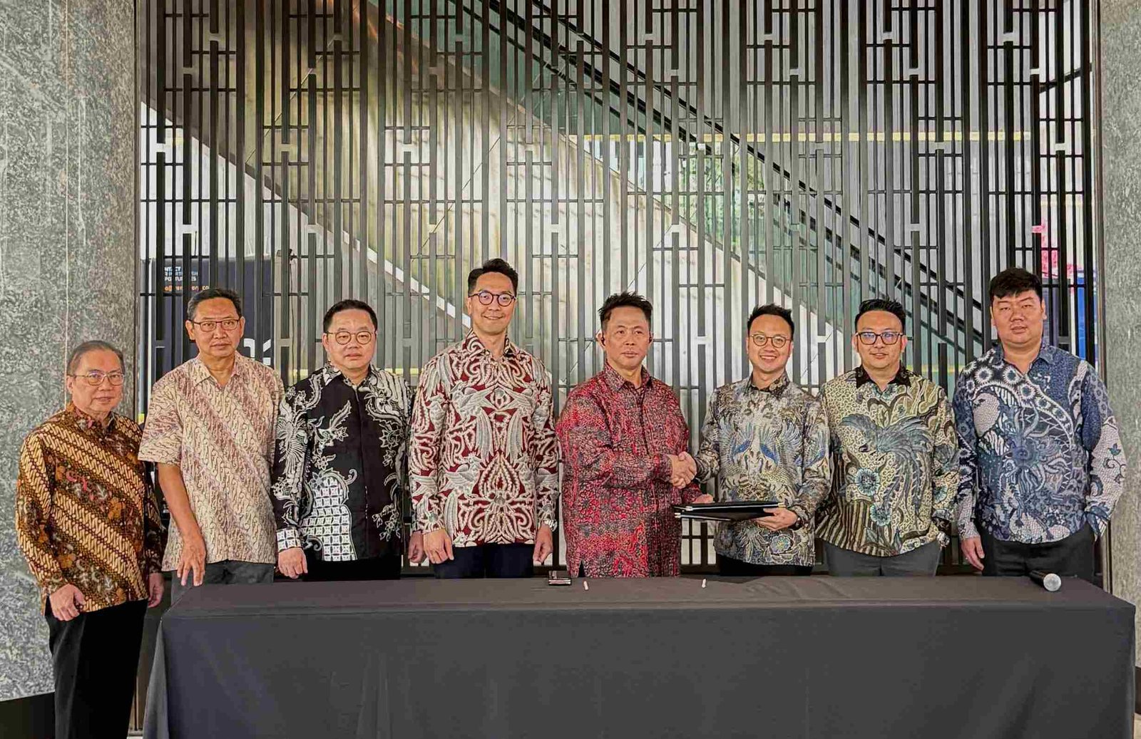 Penandatanganan MoU TRINLAND akuisisi Prime Land