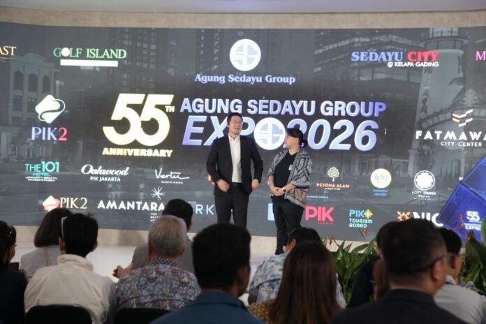 ASG Expo 2026 Agung Sedayu Group di PIK Avenue menampilkan Steven Kusumo dan Natalia Kusumo di atas panggung saat pembukaan acara 55th anniversary