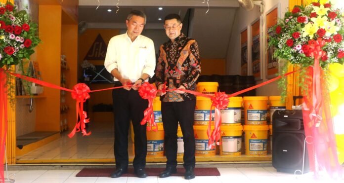 sika-pro-center-kelapa-gading-potong-pita-grand-opening peresmian Sika Pro Center Kelapa Gading di Jakarta Utara