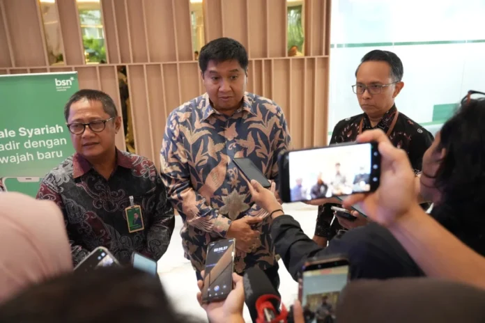 Menteri PKP bersama jajaran Bank Syariah Nasional memberikan keterangan kepada media terkait pembiayaan syariah rumah subsidi dan FLPP 2026 di Jakarta