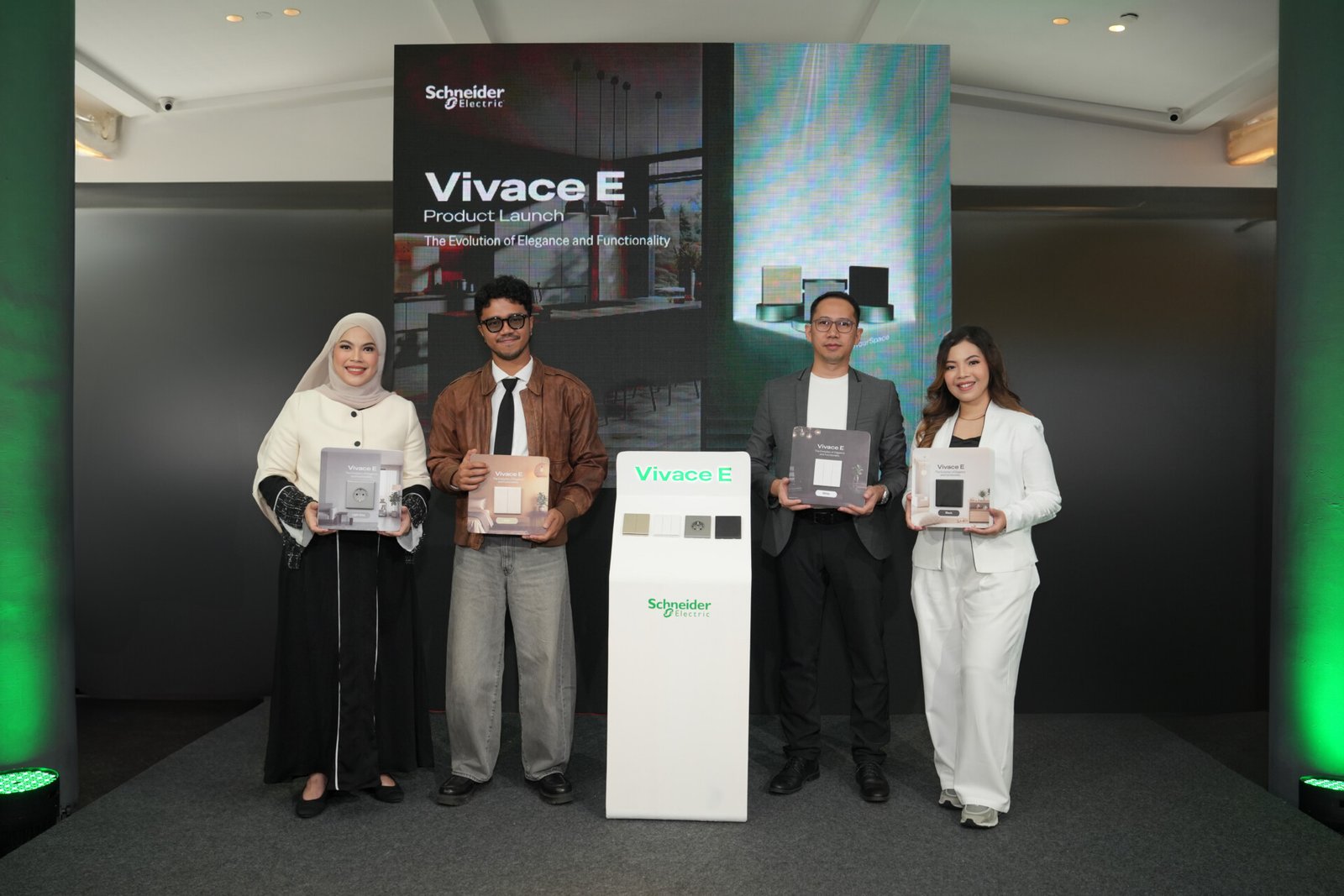 Peluncuran Vivace E Schneider Electric sebagai solusi sakelar dan stopkontak modern untuk hunian aman dan estetis di Indonesia.