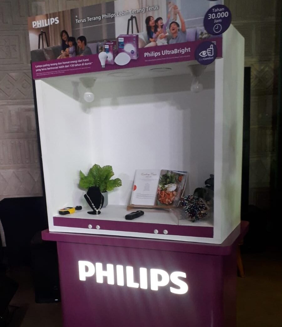 Display Philips UltraBright dengan teknologi lampu LED hemat energi