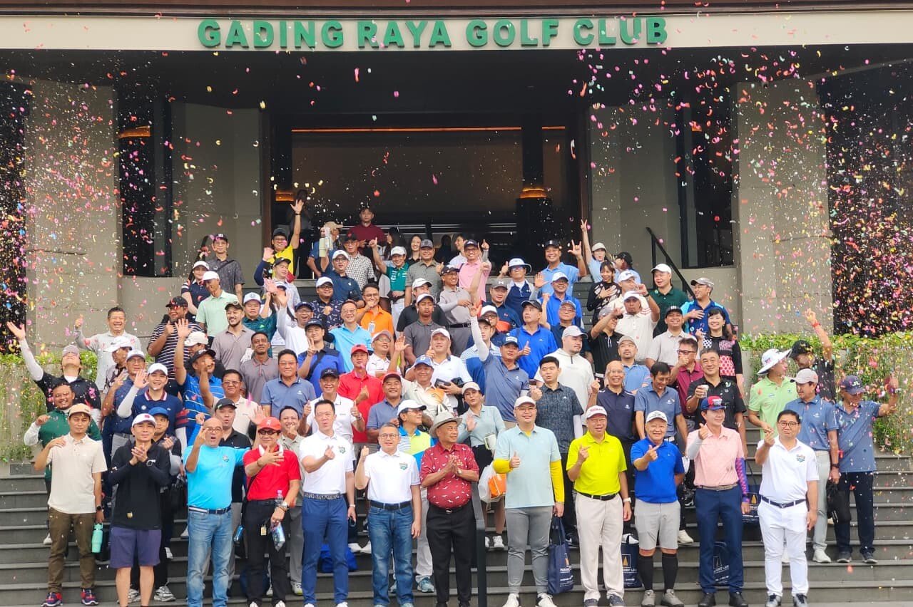peserta Paramount Annual Golf Tournament 2026 berfoto bersama di Gading Raya Golf Club, Gading Serpong.