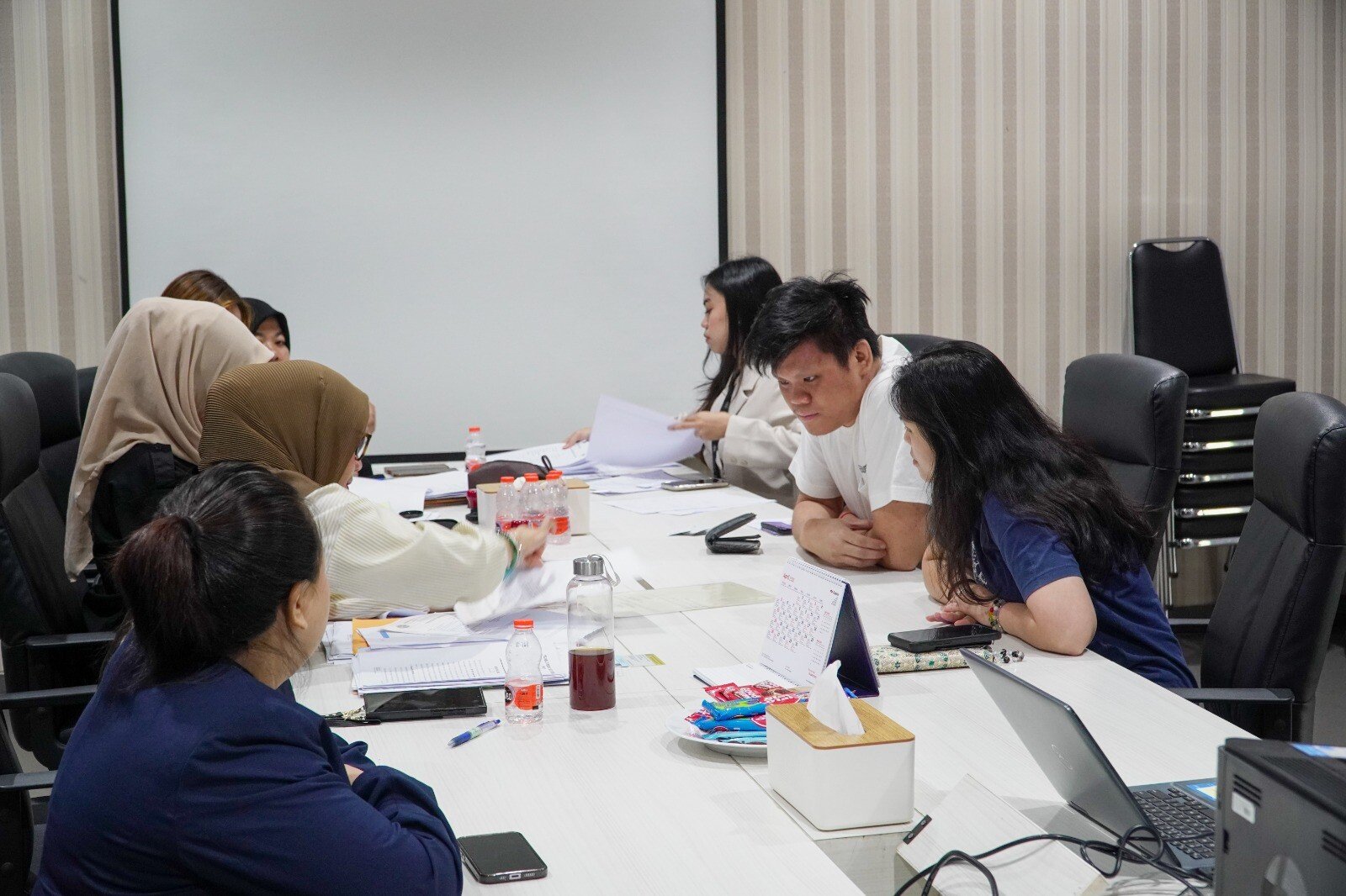 serah terima unit Jababeka Bizpark