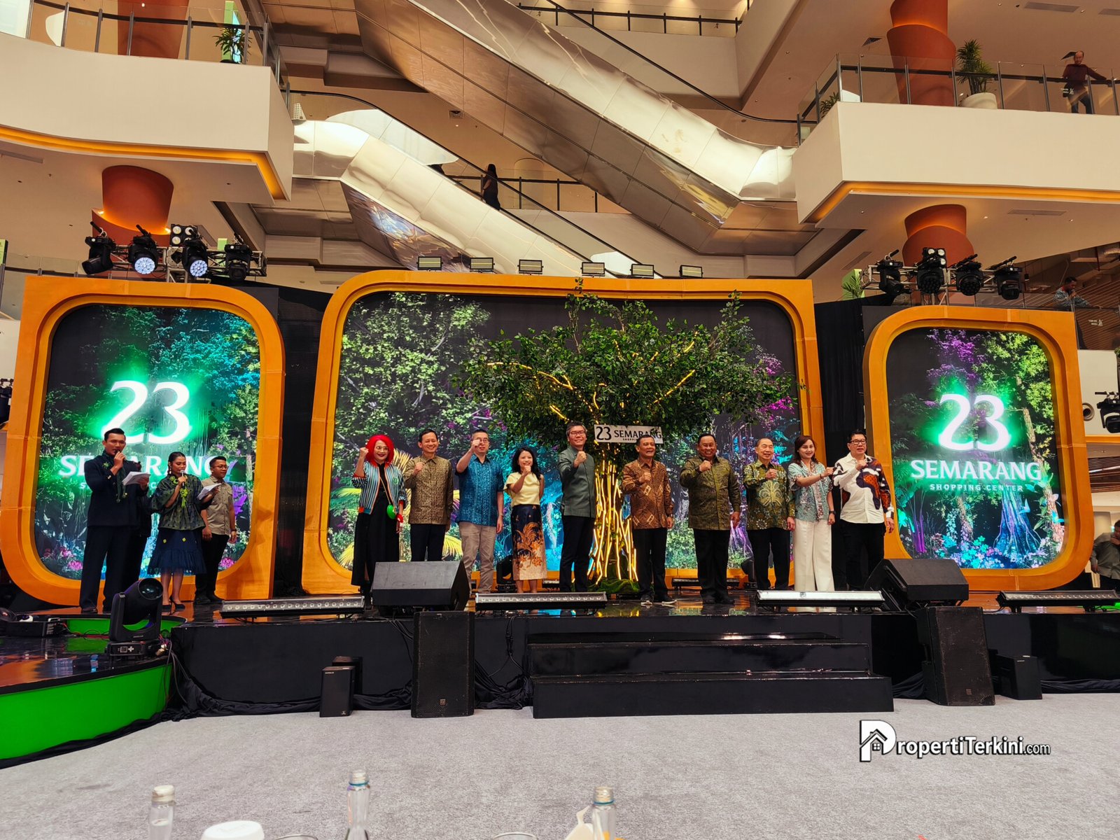 peresmian 23 Semarang Shopping Center oleh Paradise Indonesia, BINUS, dan Pemerintah Provinsi Jawa Tengah di Semarang.