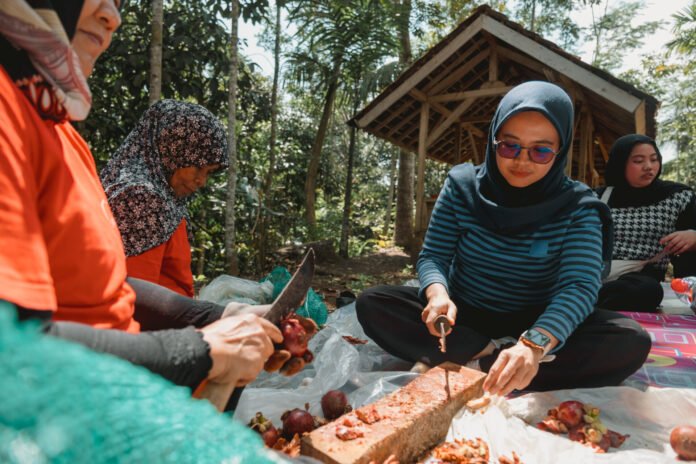 kegiatan pemberdayaan masyarakat yang didukung IKEA Indonesia
