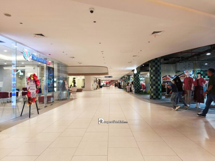 koridor-utama-23-semarang-shopping-center Koridor utama 23 Semarang Shopping Center dengan desain sirkular