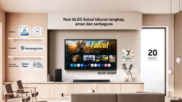 Ruang keluarga modern dengan Samsung QLED Q5F 43 inci