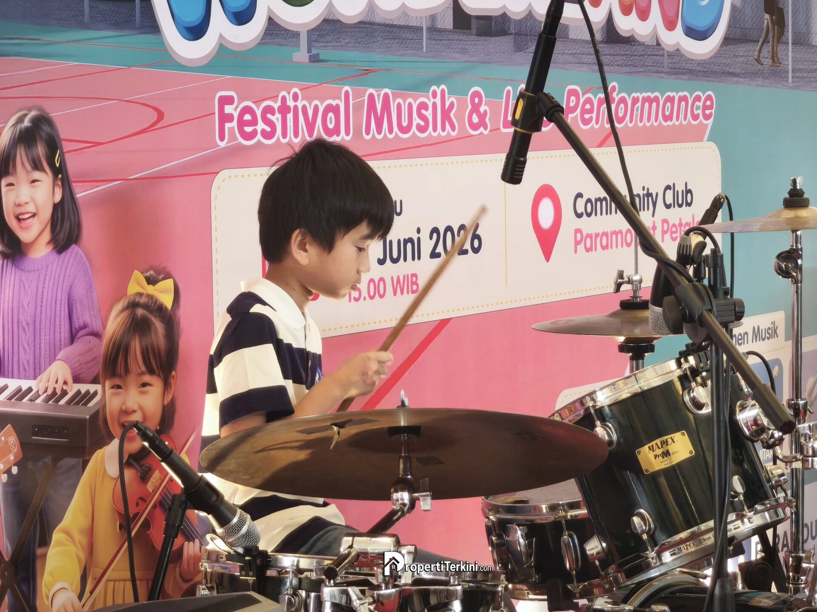 peserta Music Wonderland di Paramount Petals