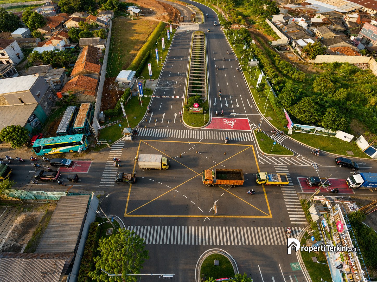 Jalan Baru Paramount Petals sebagai akses tol km 25 menghubungan gerbang utara paramount petals