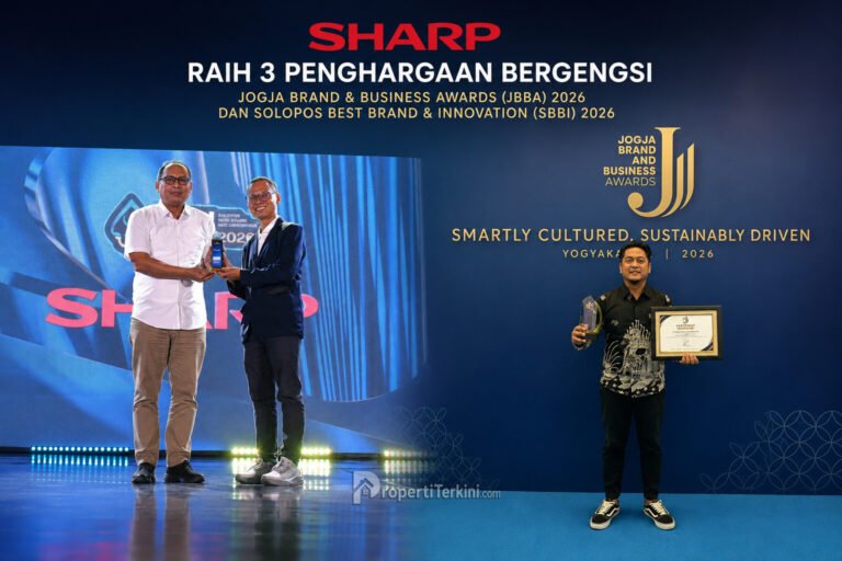 Sharp sabet tiga penghargaan