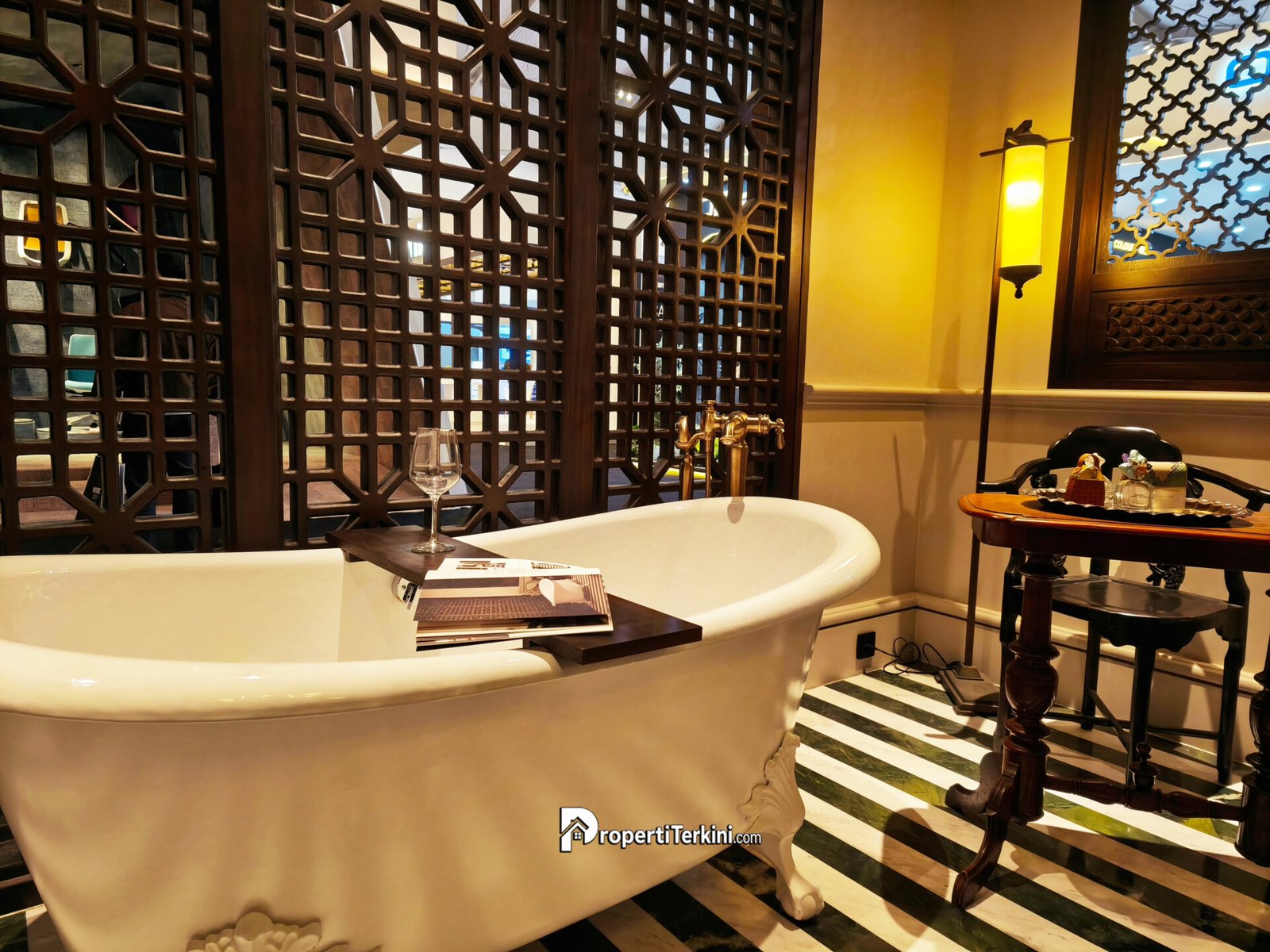 Konsep kamar mandi bergaya klasik pada Project 6 KOHLER di IndoBuildTech 2026