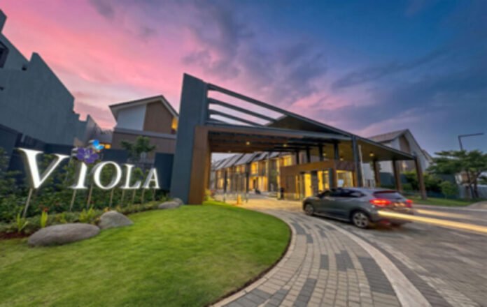 Rumah hoek Viola Residence Summarecon Crown Gading