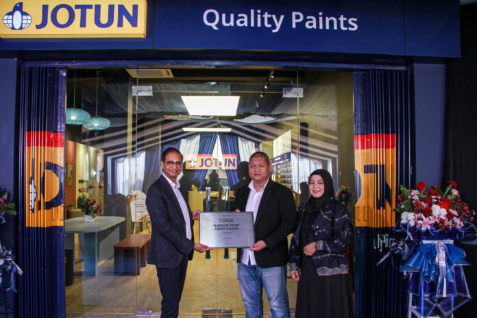 Jotun flagship store Palangka Raya diresmikan Arun Kumar bersama pemilik Jotun Flagship Cakra Warna