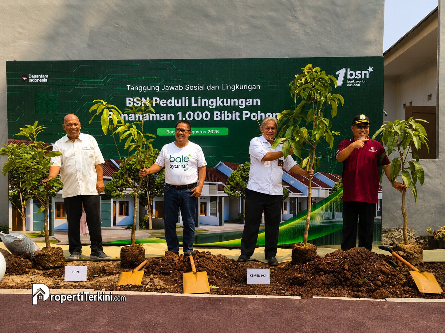Penanaman pohon BSN Peduli Lingkungan di Pesona Prima 9 Cikahuripan
