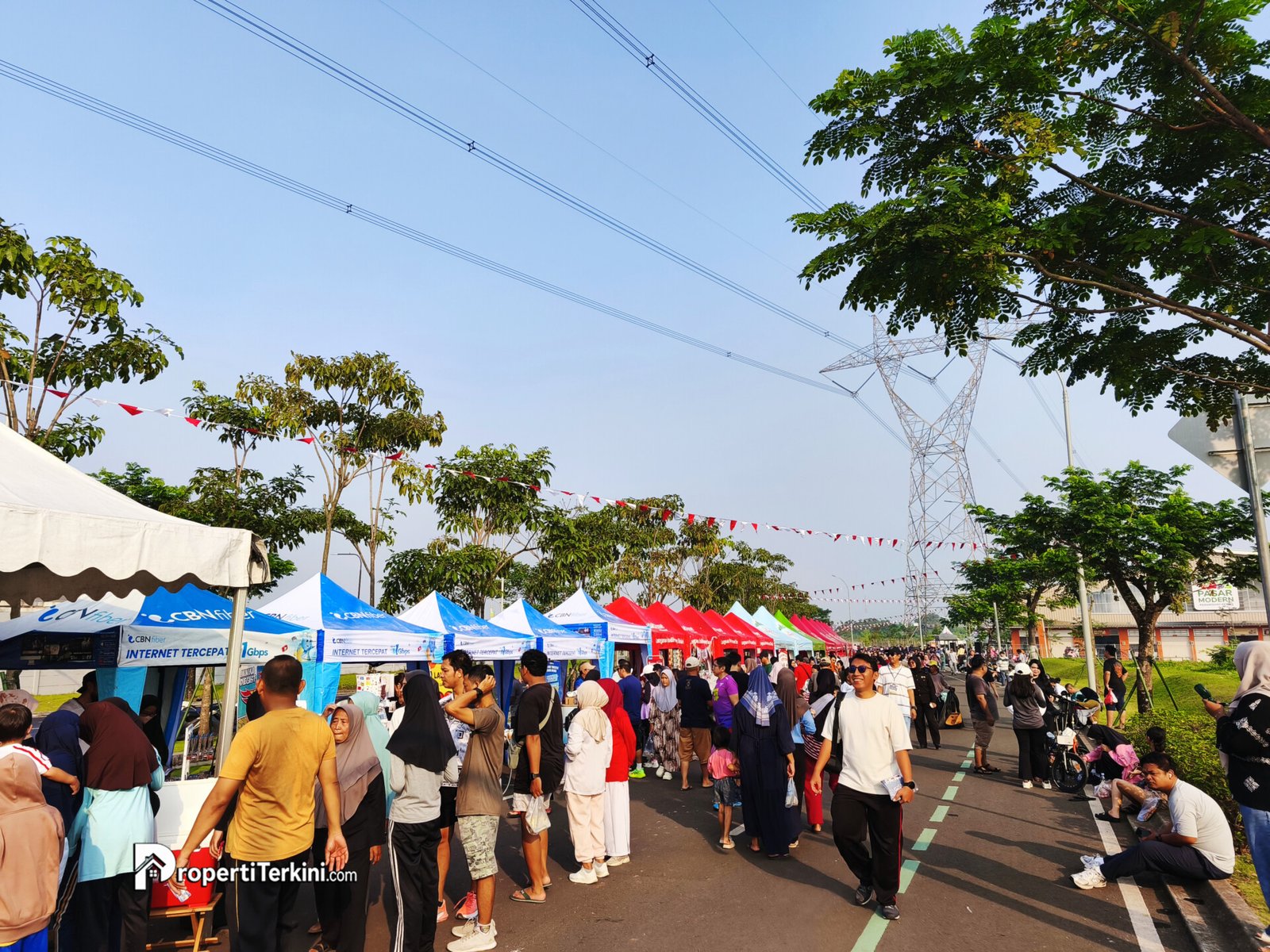 Petals Urban Market di Paramount Petals Tangerang ramai dikunjungi masyarakat dan komunitas