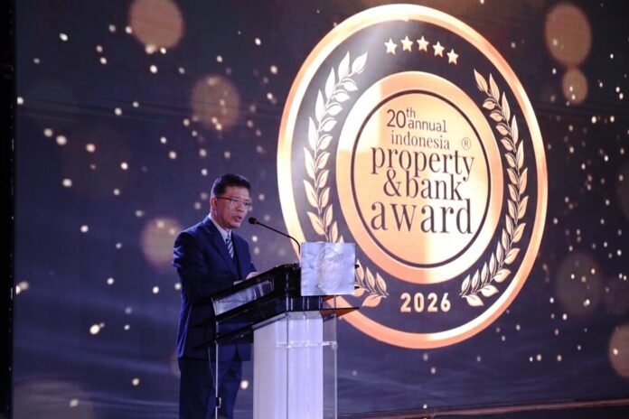 menteri-pkp-serahkan-hadiah-umrah-di-ipba-2026.jpg CEO JMN dan Presiden AREA Indonesia Indra Utama menyampaikan sambutan dalam ajang Indonesia Property & Bank Award 2026 di Hotel Mulia Jakarta