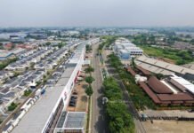 kawasan Paramount Petals yang menampilkan boulevard utama