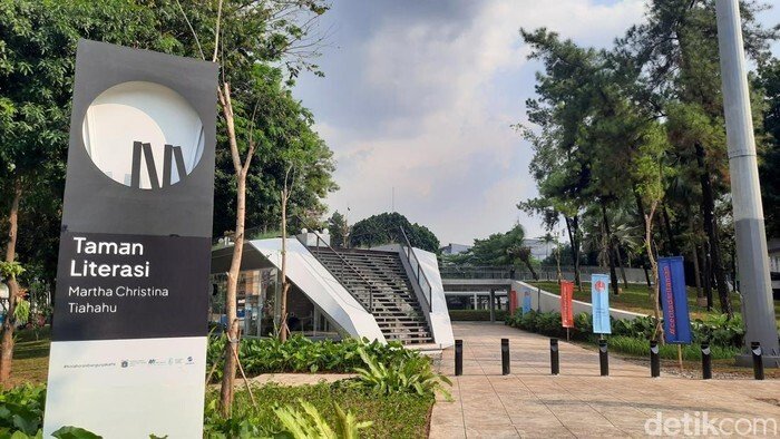 Taman Literasi Martha Christina Tiahahu Blok M